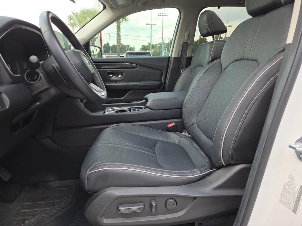 Used 2025 Honda Pilot Elite SUV