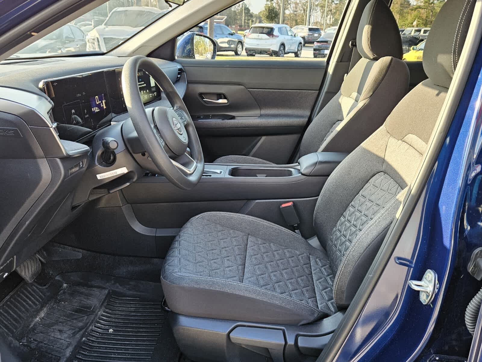 2025 Nissan Kicks SV photo 3