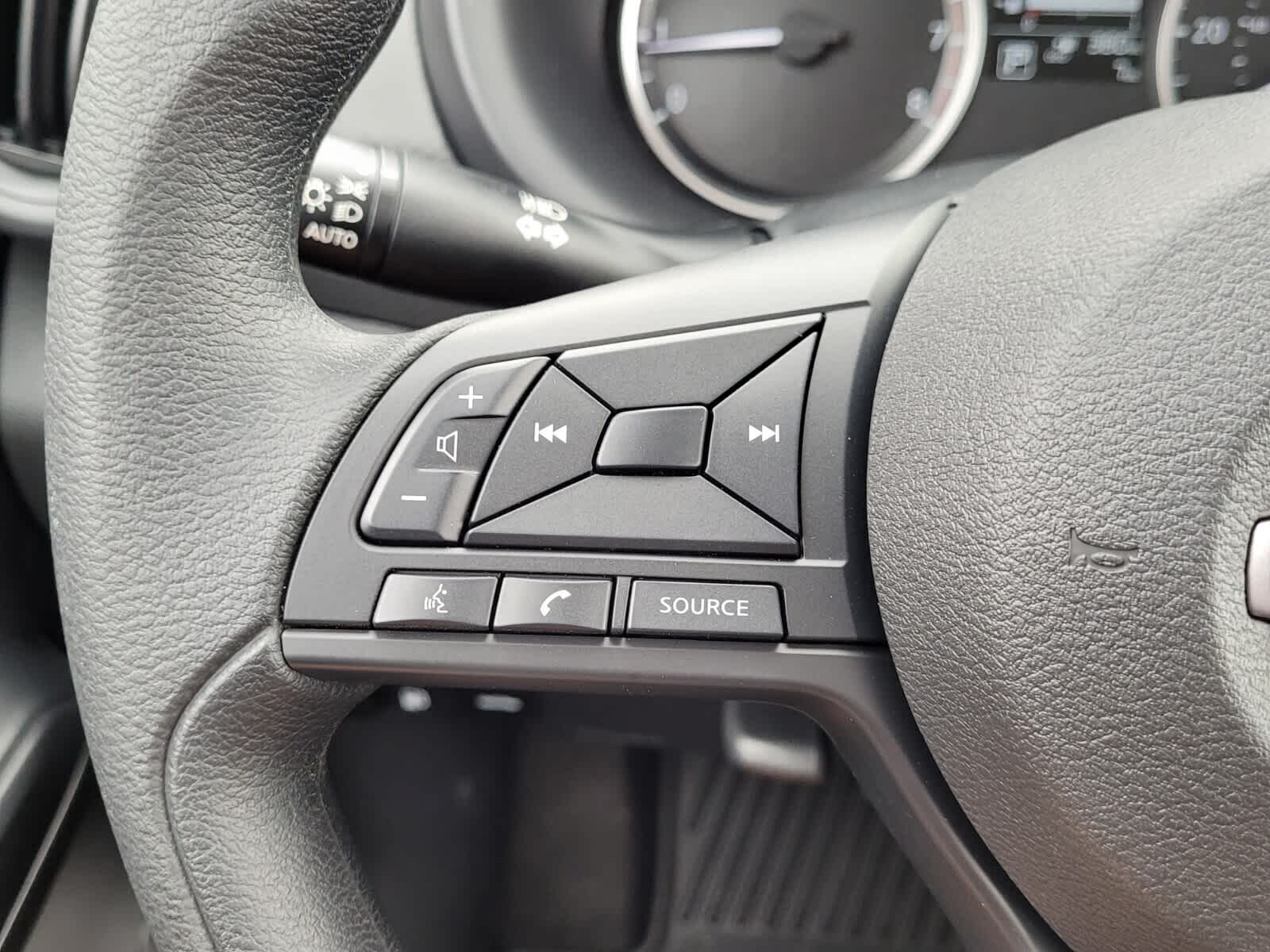 2025 Nissan KICKS PLAY Base - Photo 12