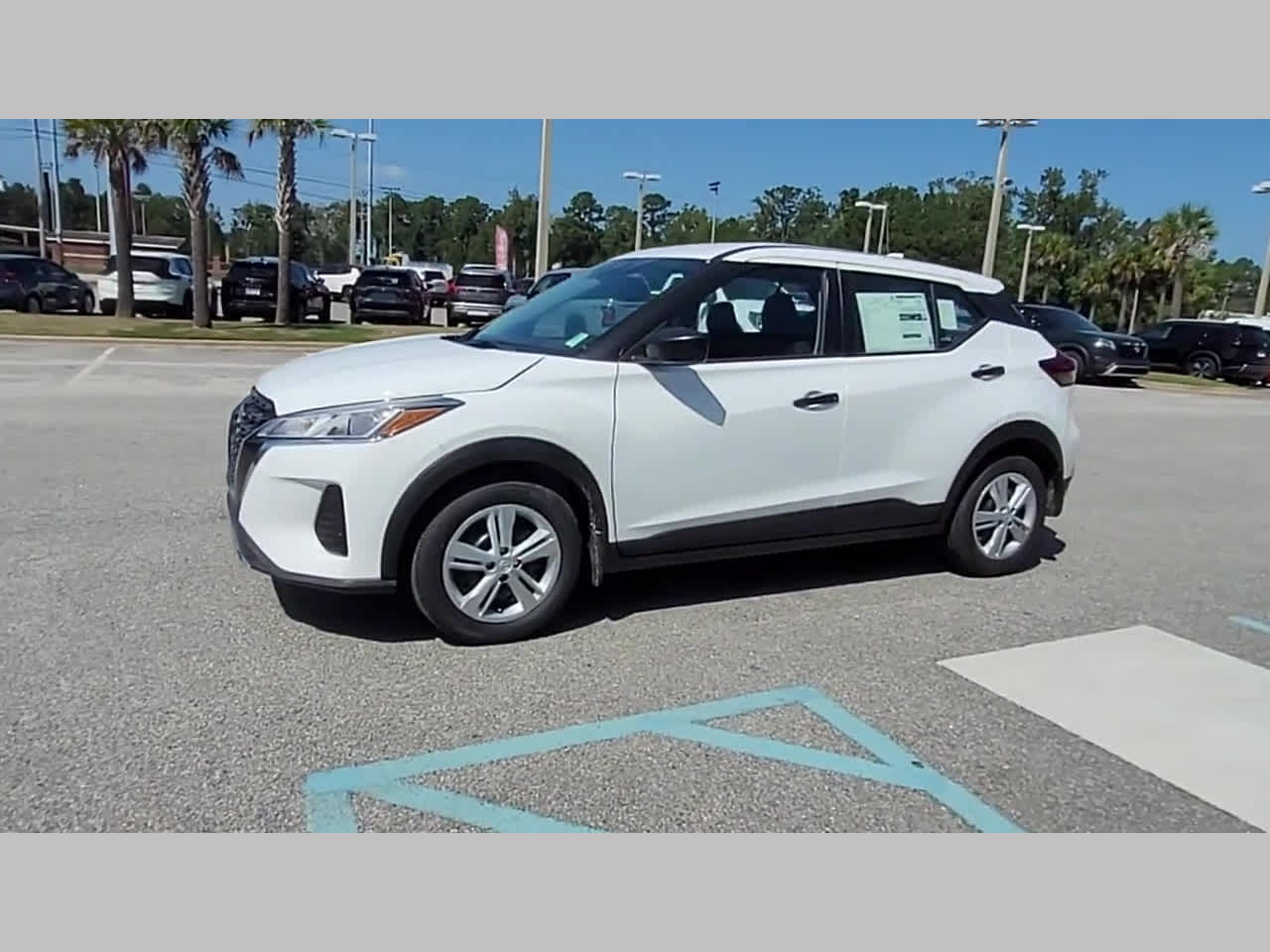 2025 Nissan KICKS PLAY Base - Photo 22