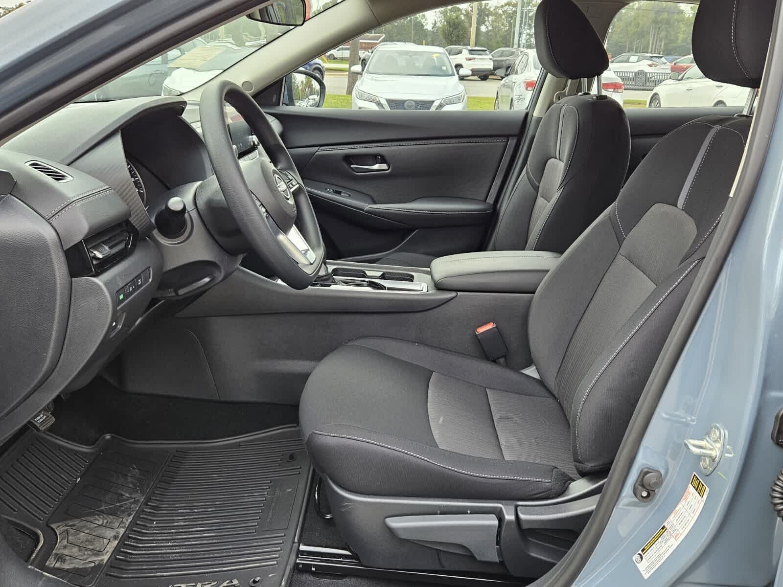 2025 Nissan Sentra SV photo 3