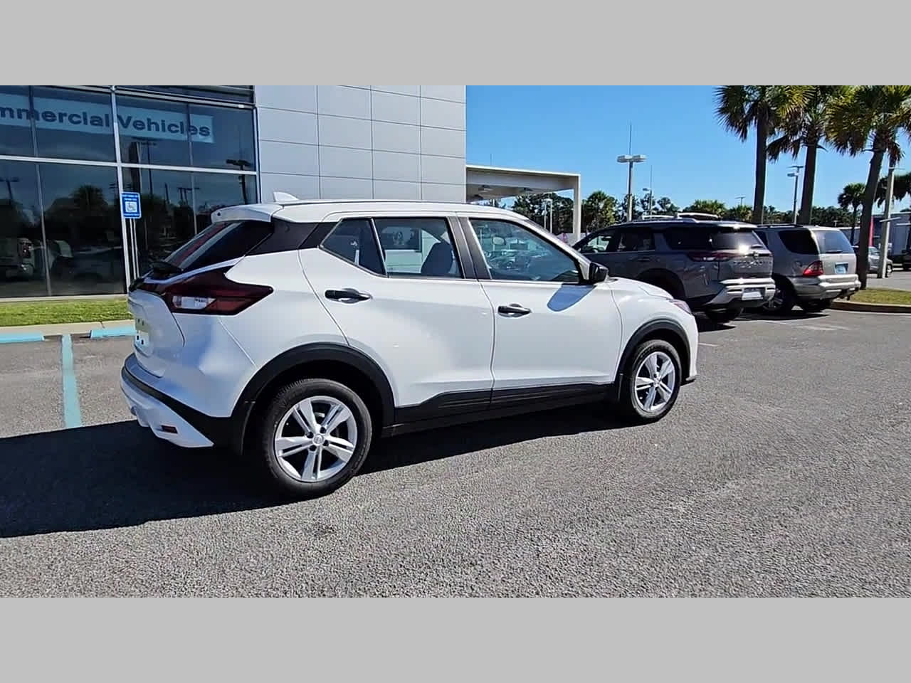 2025 Nissan KICKS PLAY Base - Photo 29