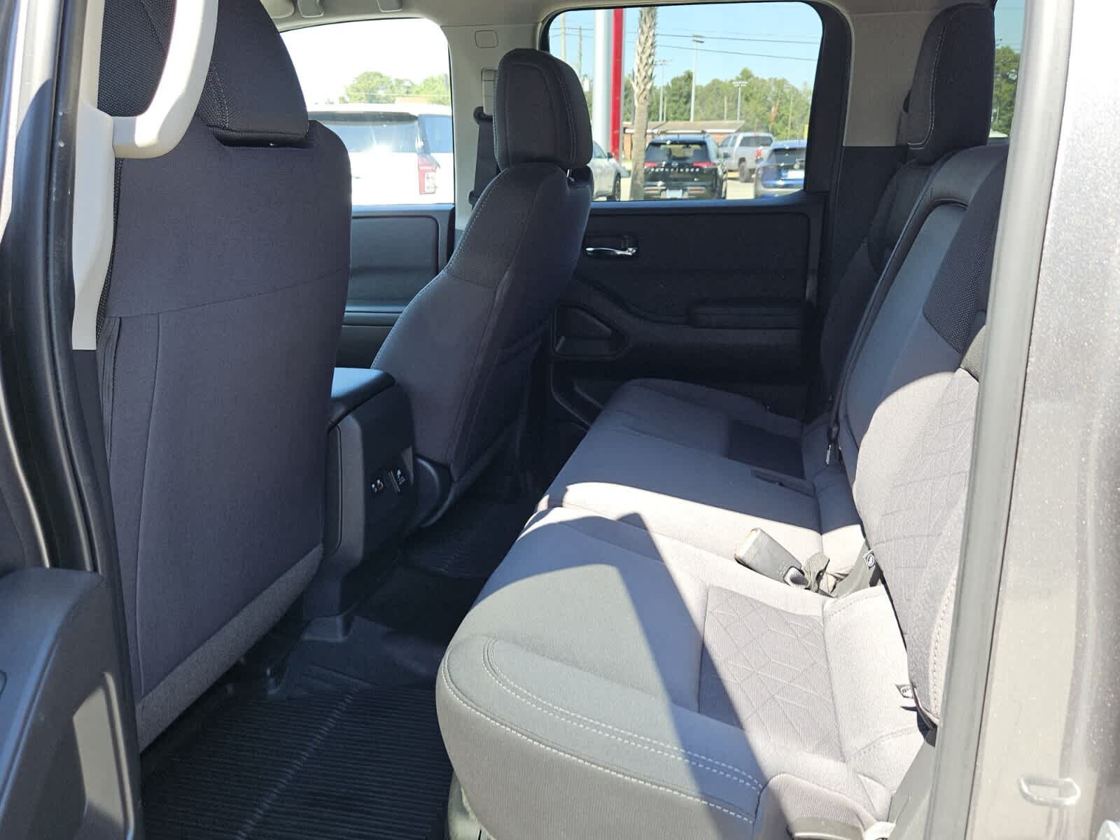 Used 2025 Nissan Frontier SV Truck Crew Cab