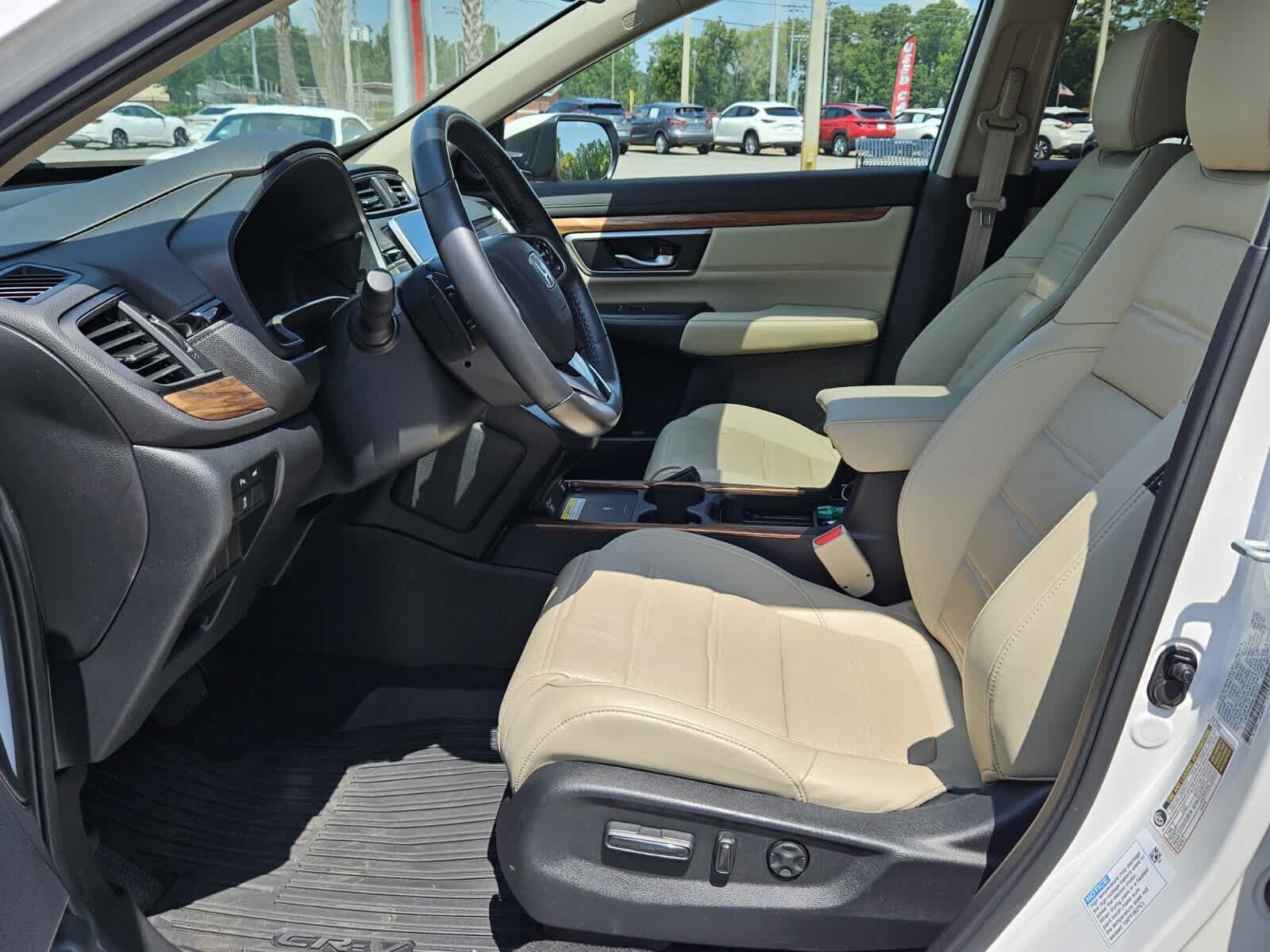 2022 Honda CR-V Hybrid Touring photo 2