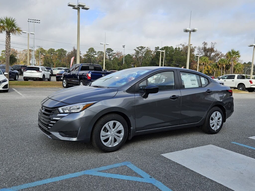 New 2025 Nissan Versa 1.6 S Sedan