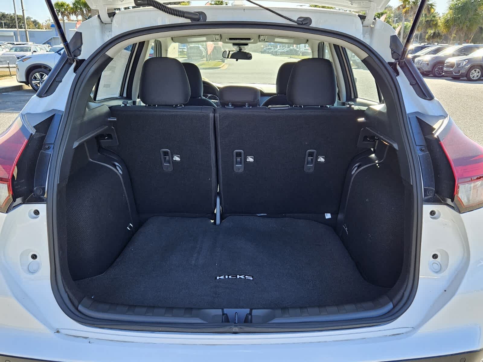 2025 Nissan KICKS PLAY Base - Photo 6