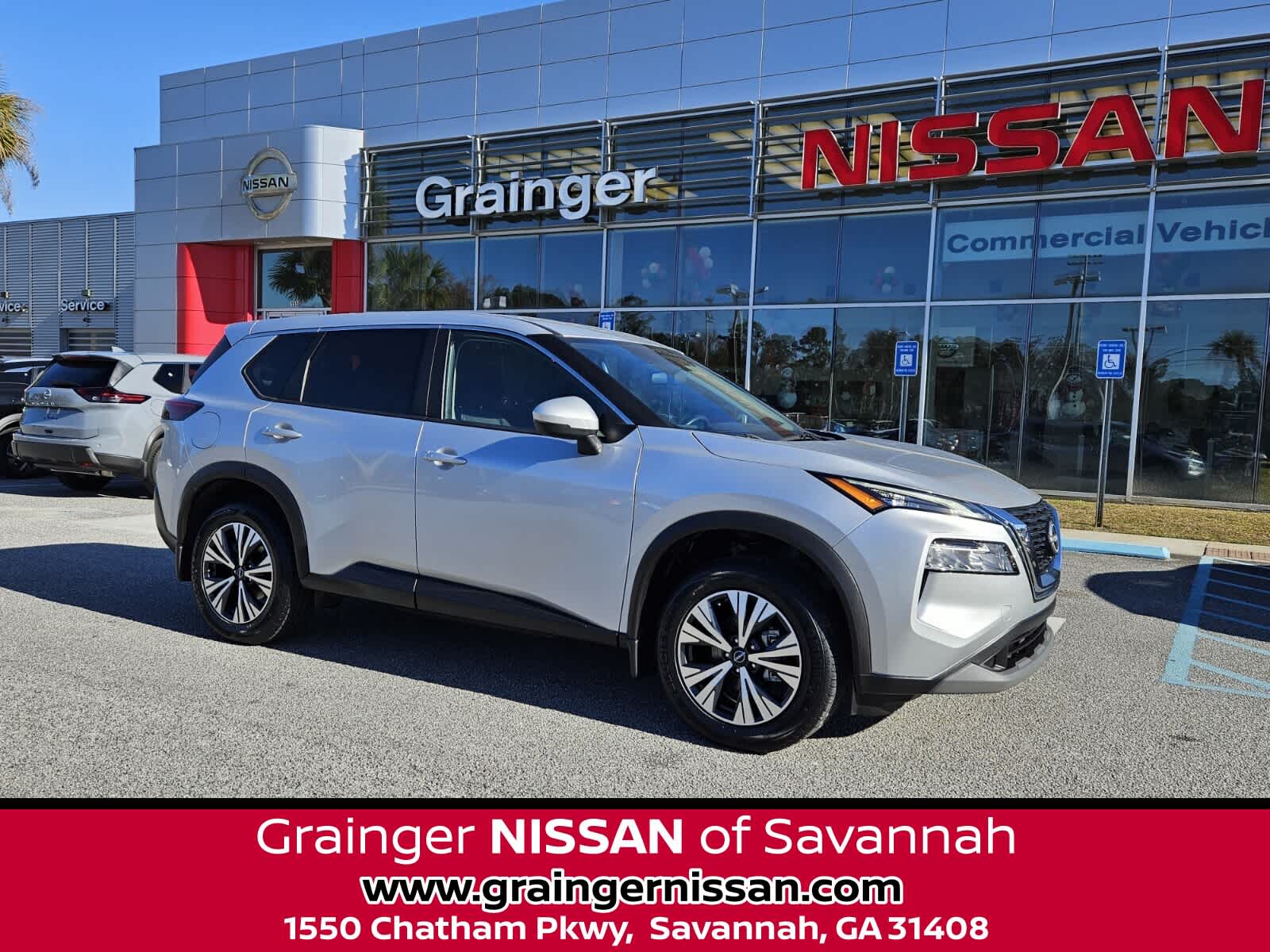 2022 Nissan Rogue SV's photo