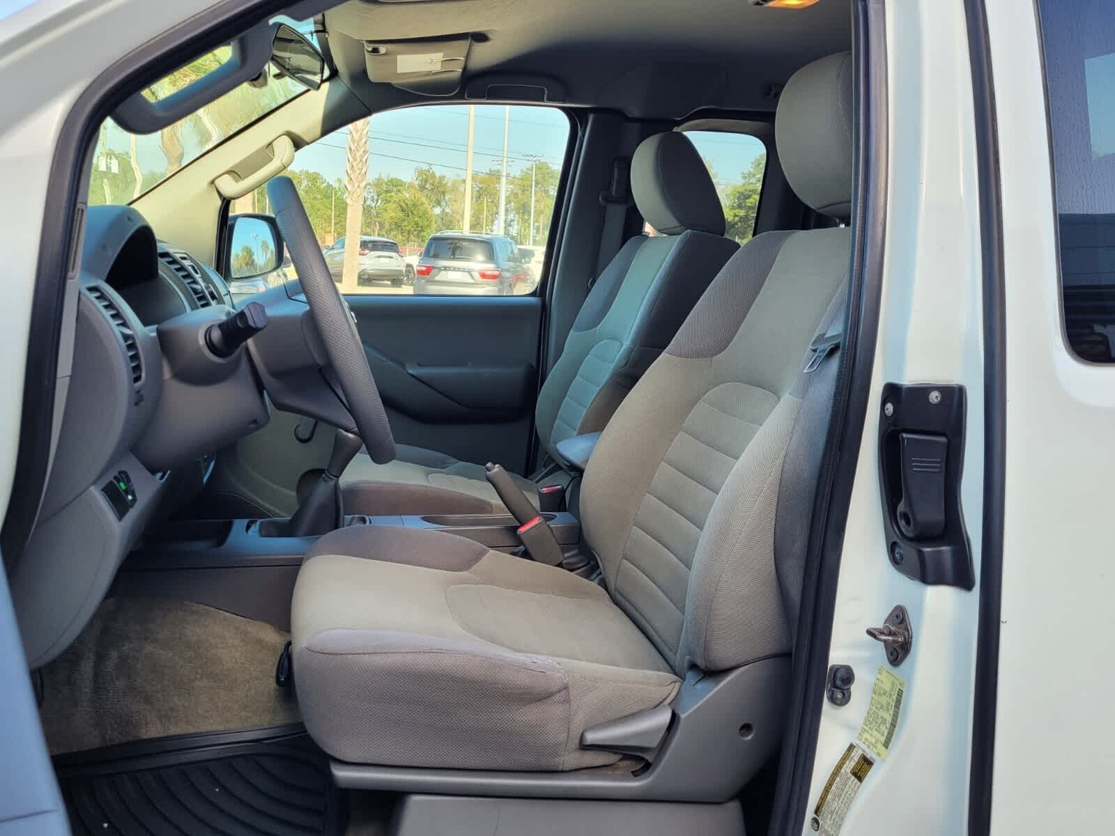 2013 Nissan Frontier S photo 3