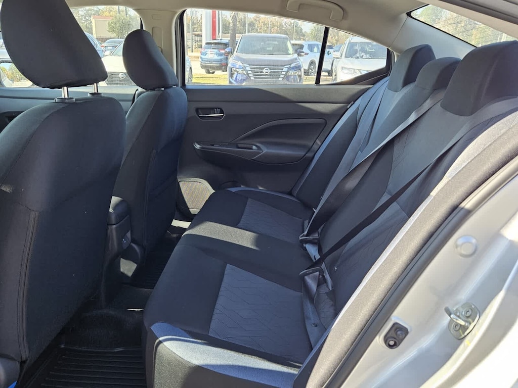 New 2025 Nissan Versa 1.6 SV Sedan