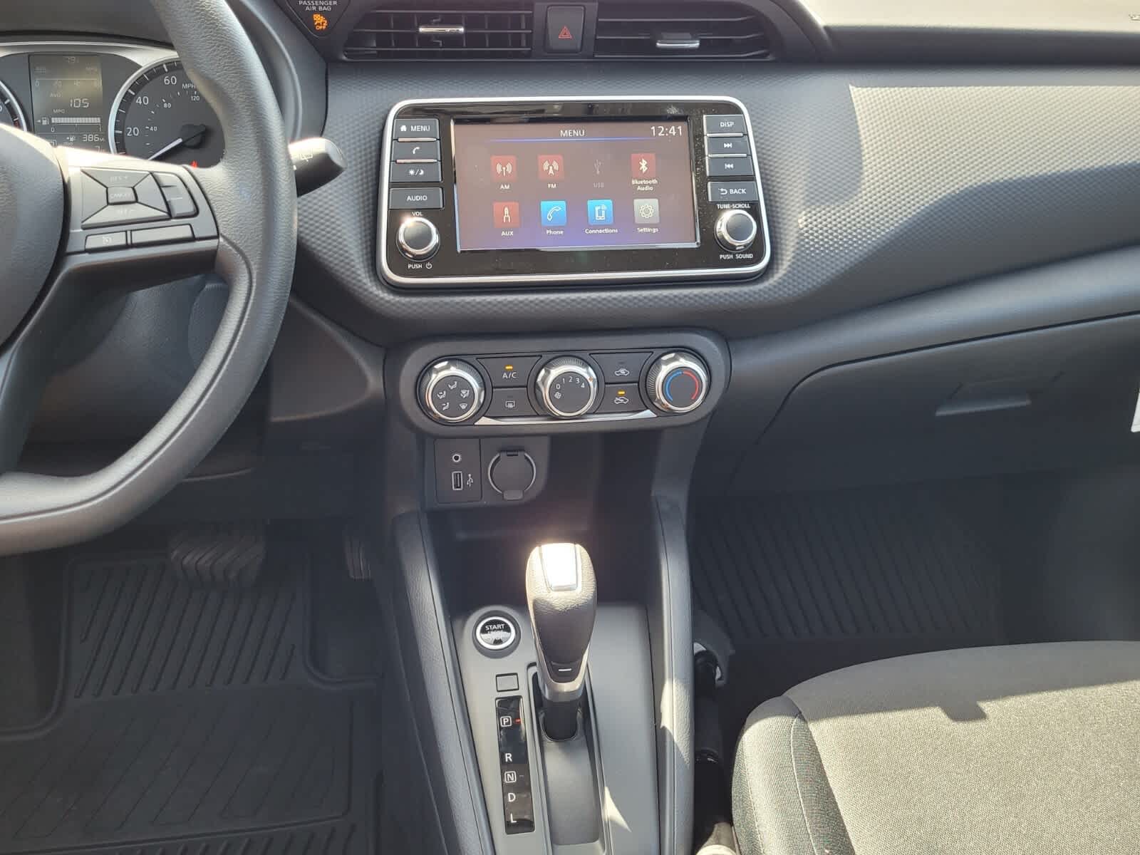 2025 Nissan KICKS PLAY Base - Photo 8