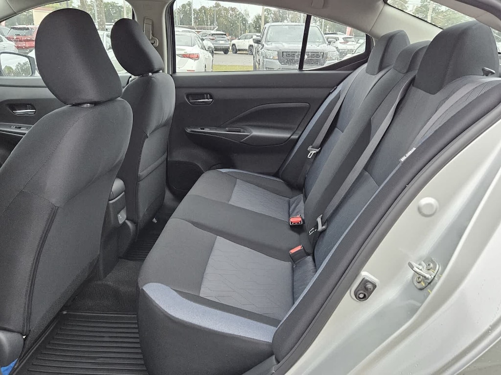 New 2025 Nissan Versa 1.6 SV Sedan