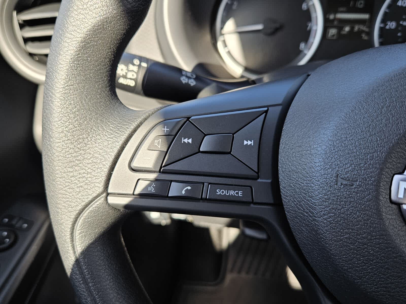 2025 Nissan KICKS PLAY Base - Photo 12