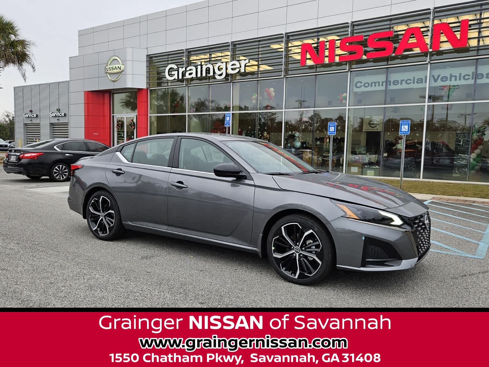 2025 Nissan Altima SR's photo