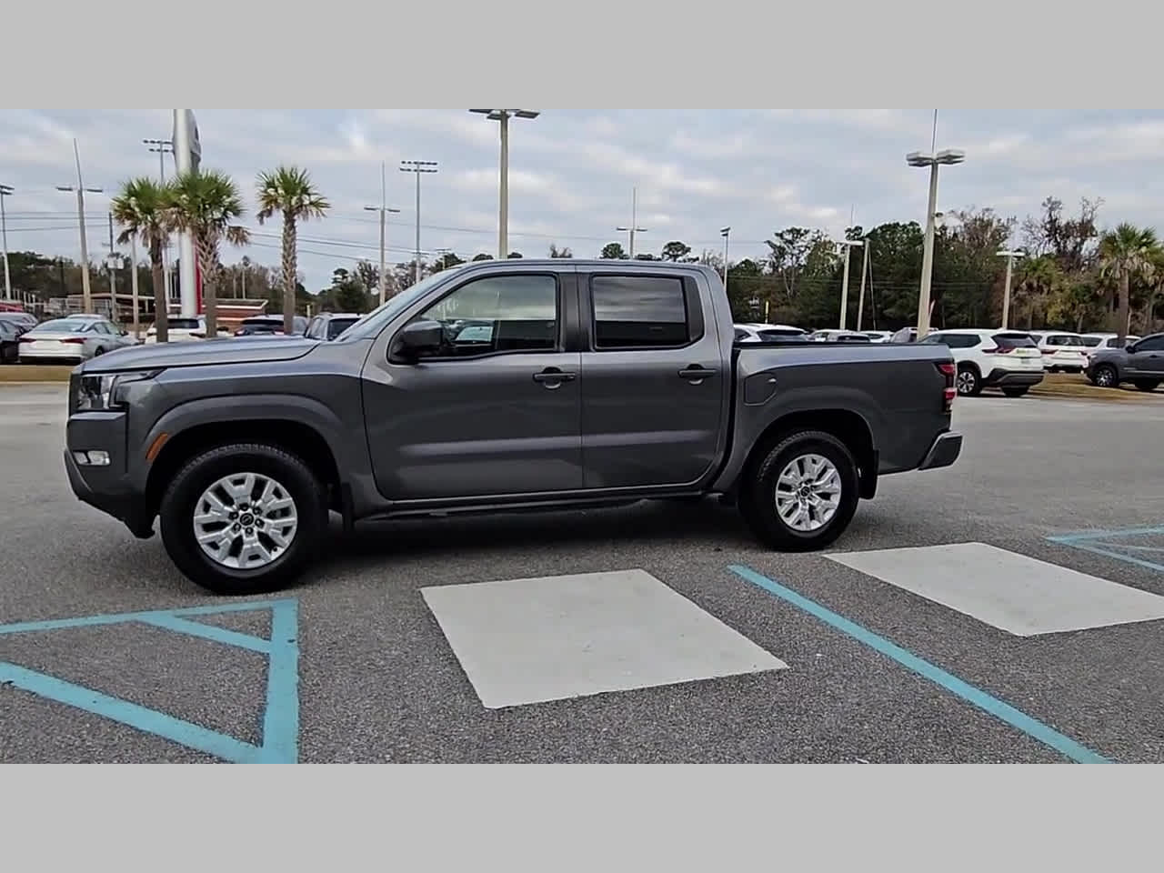 2024 Nissan Frontier SV - Photo 25