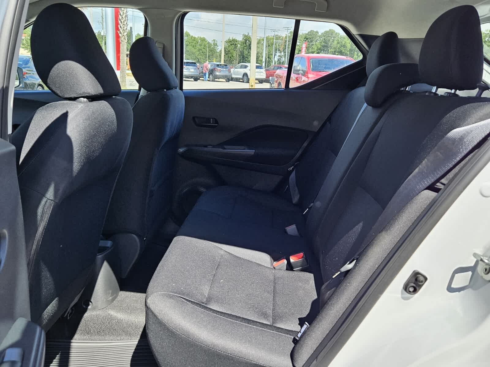 2025 Nissan Kicks Play S photo 4