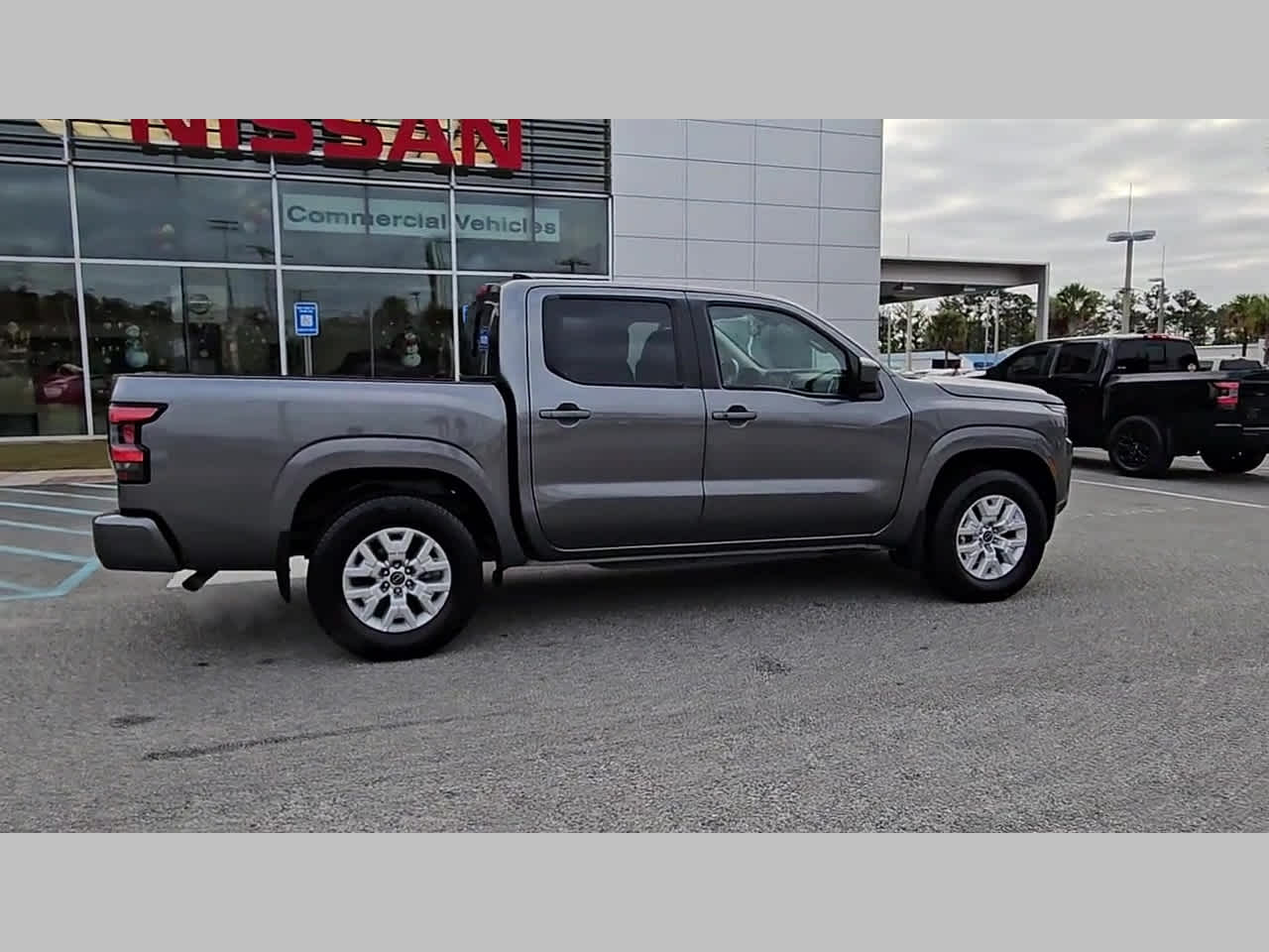 2024 Nissan Frontier SV - Photo 35