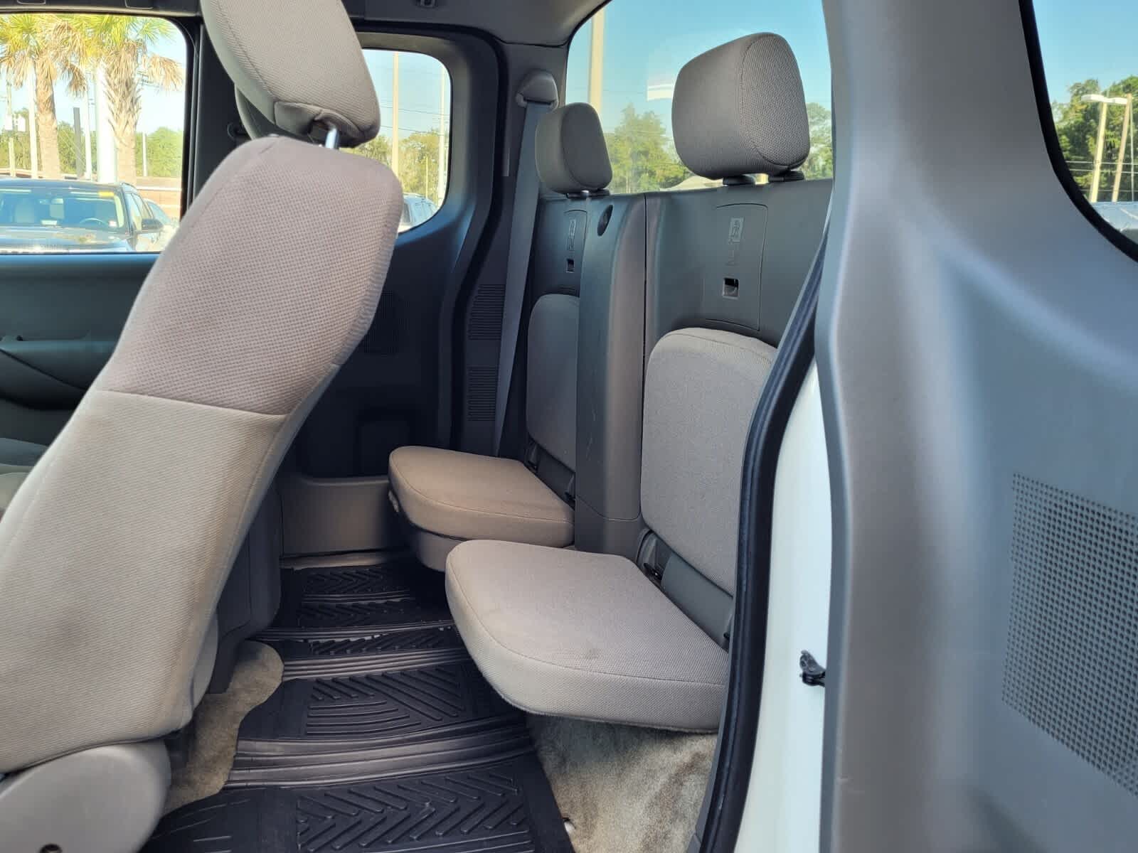 2013 Nissan Frontier S photo 4