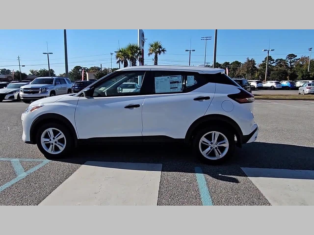2025 Nissan KICKS PLAY Base - Photo 25