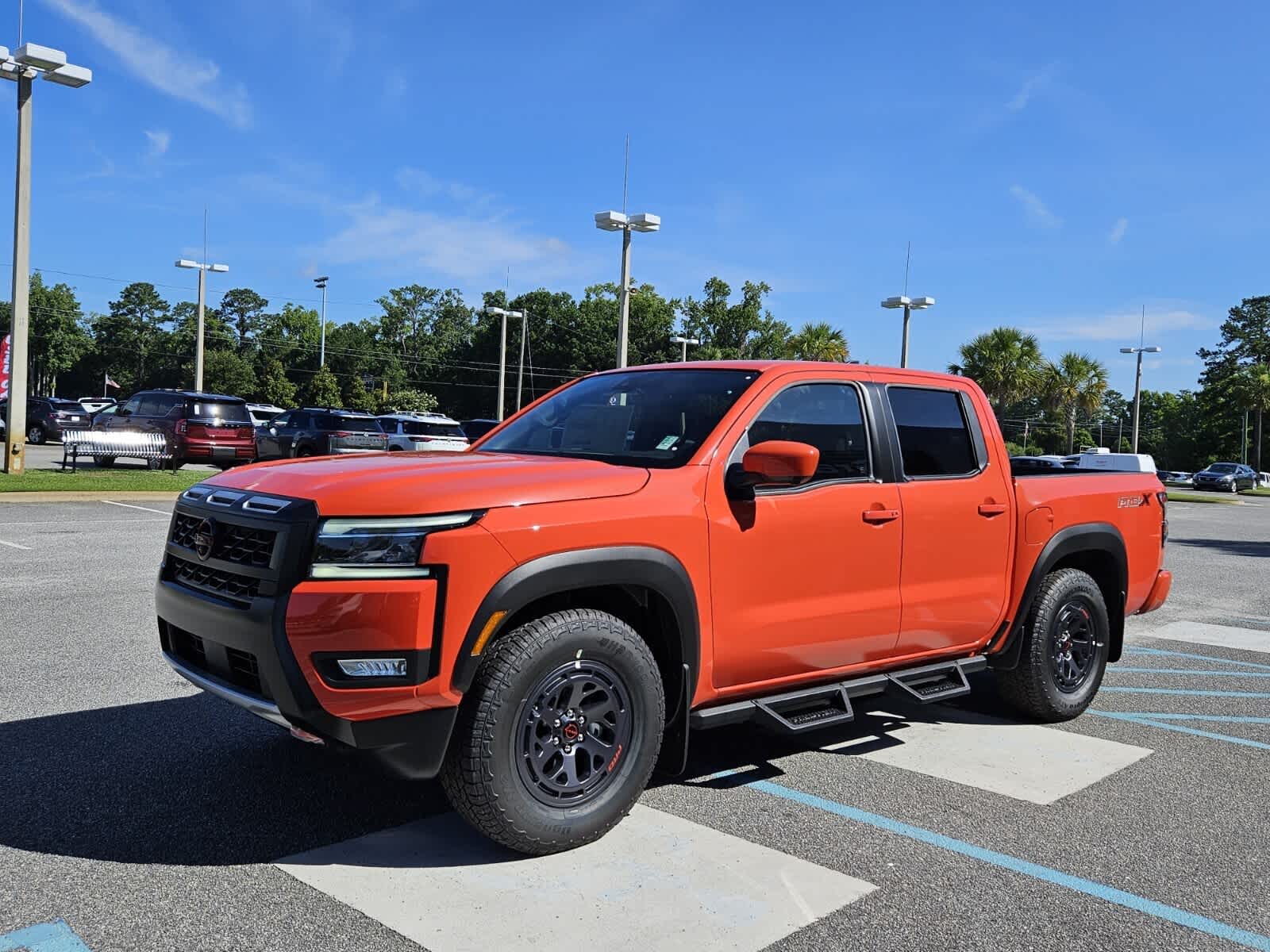 2025 Nissan Frontier PRO-X photo 2