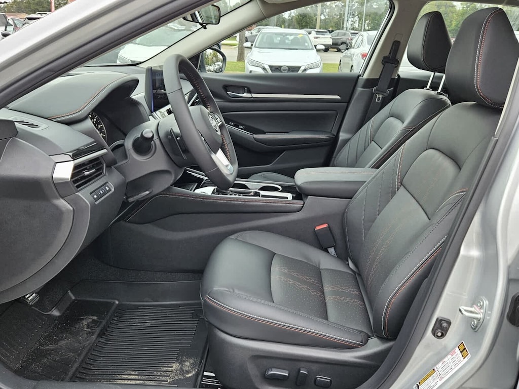 New 2025 Nissan Altima SR Sedan