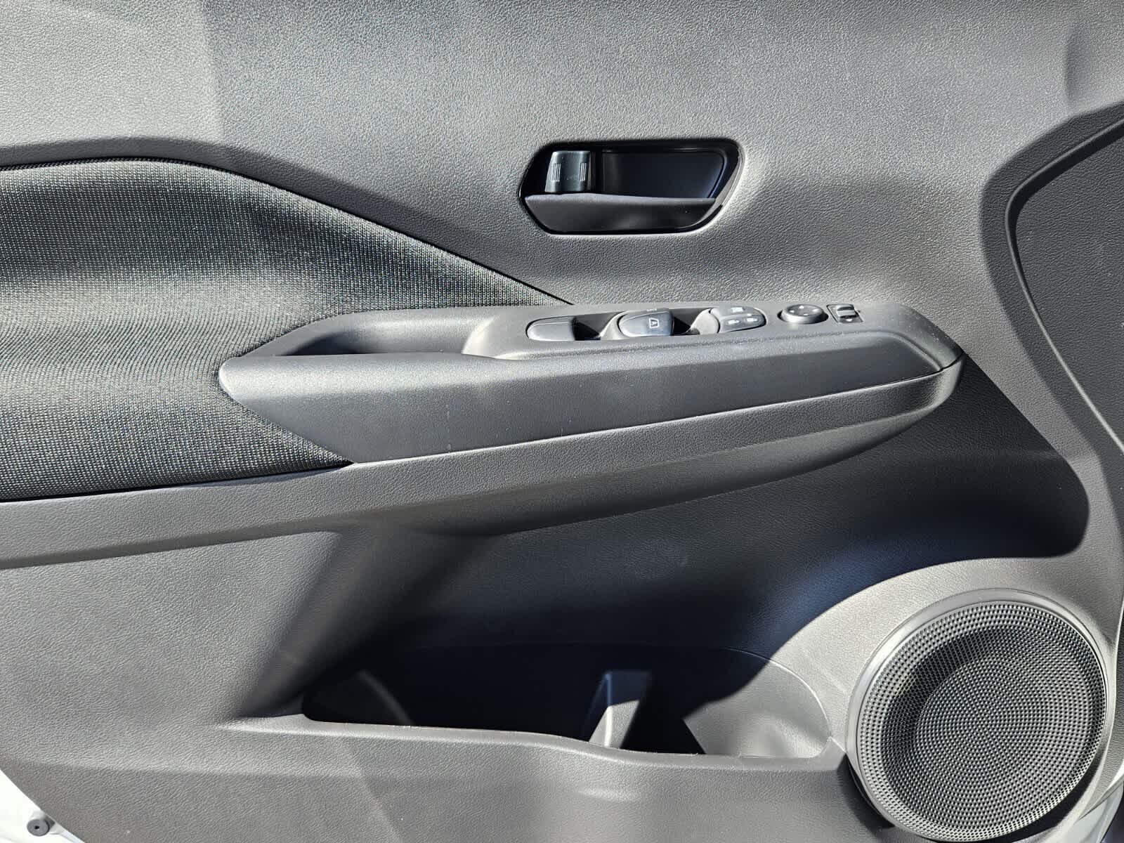 2025 Nissan KICKS PLAY Base - Photo 15