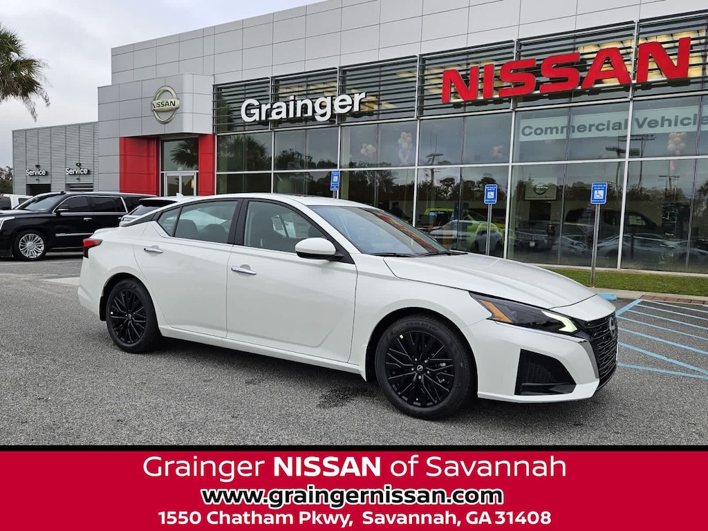 New 2025 Nissan Altima SV Sedan