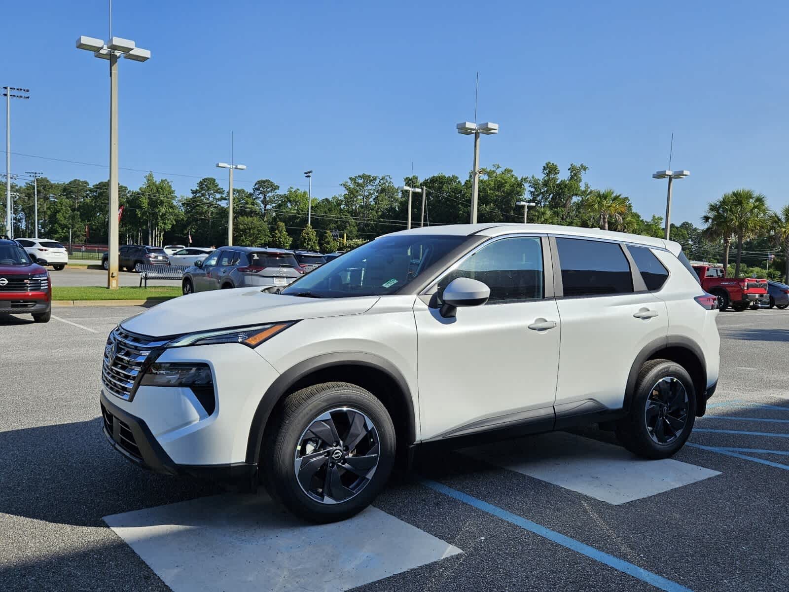 2025 Nissan Rogue SV photo 2