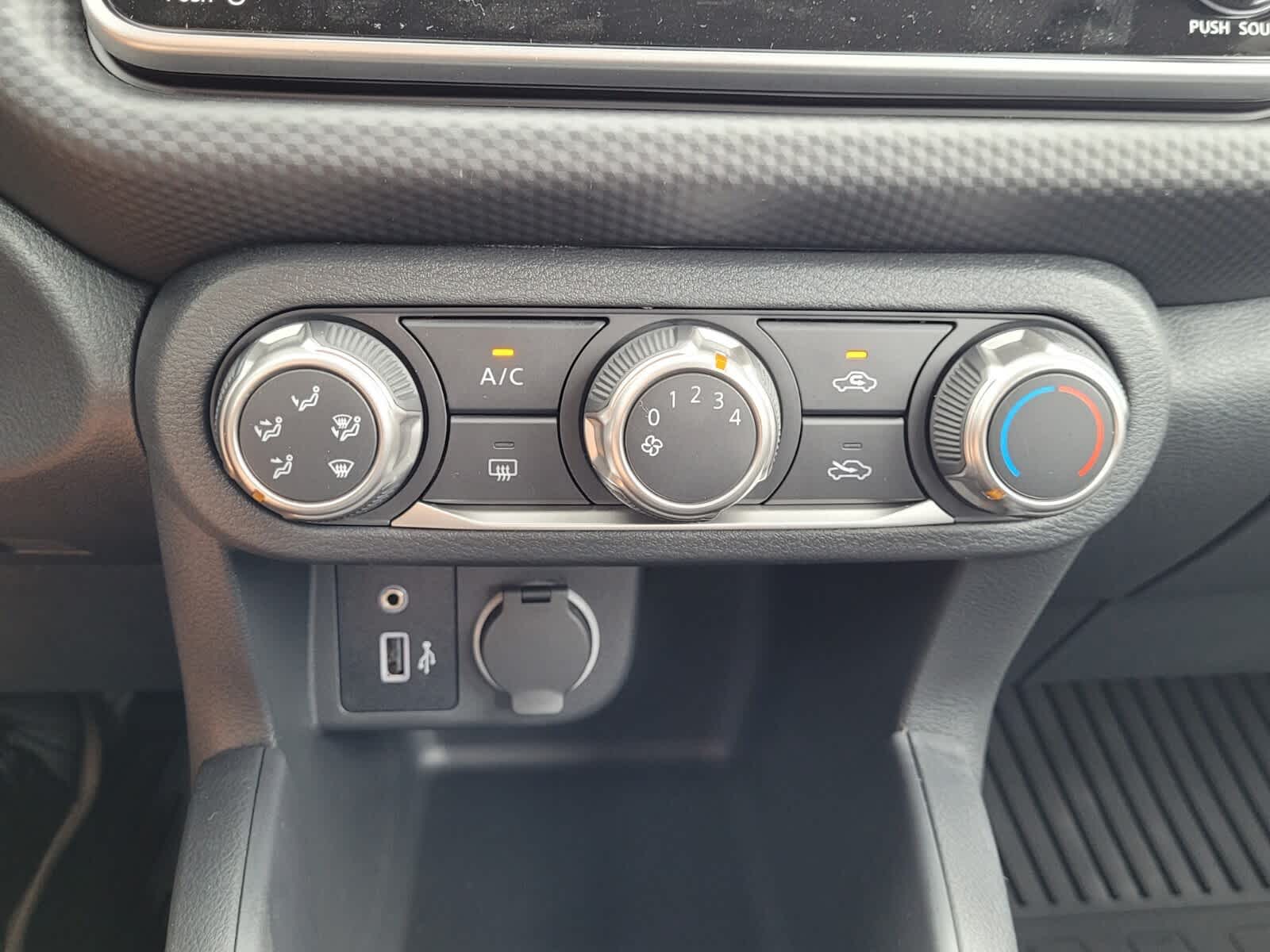 2025 Nissan KICKS PLAY Base - Photo 10