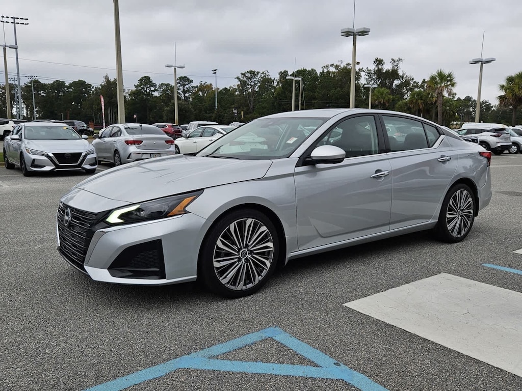 Used 2023 Nissan Altima 2.5 SL Sedan