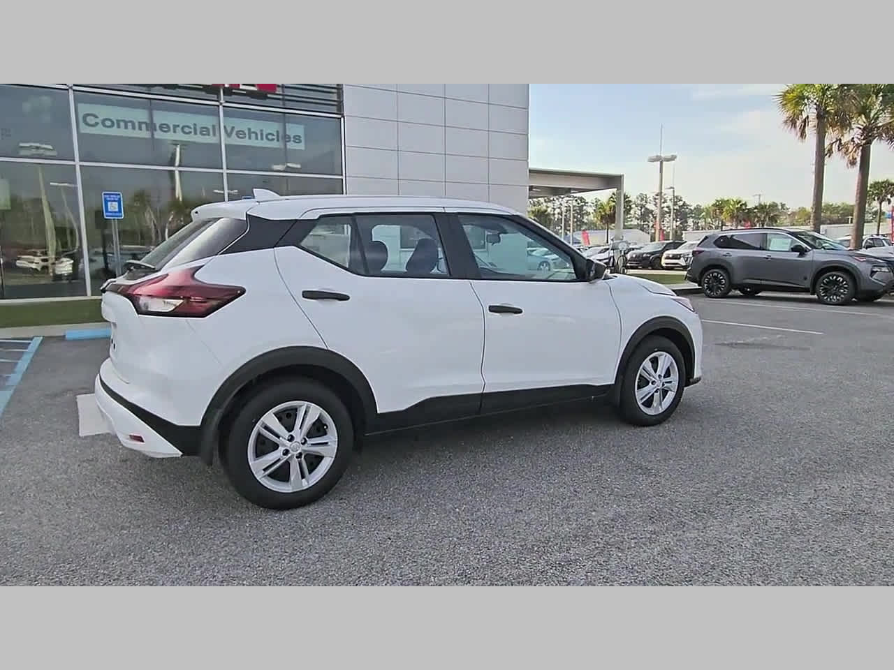 2025 Nissan KICKS PLAY Base - Photo 32