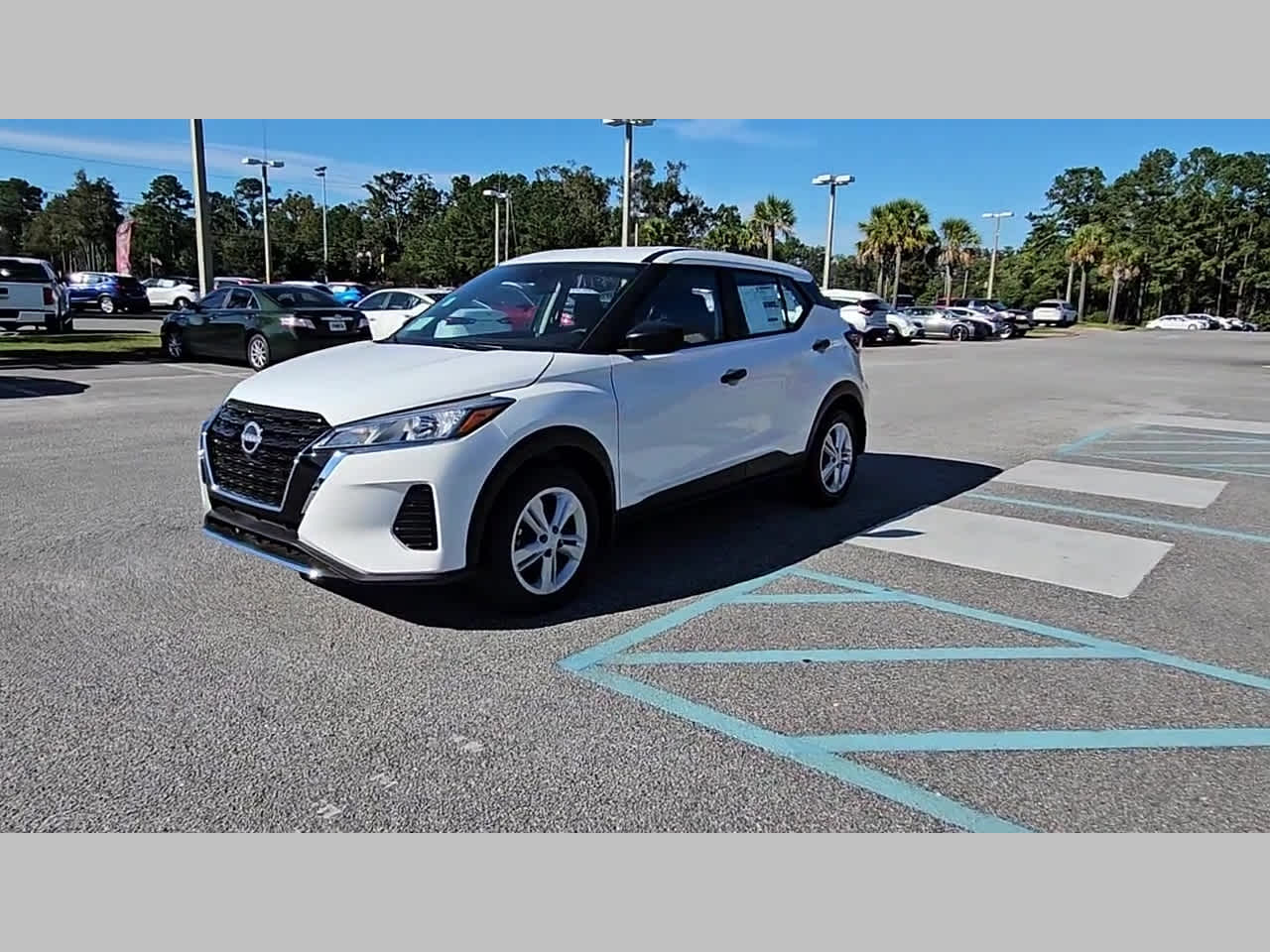 2025 Nissan KICKS PLAY Base - Photo 22