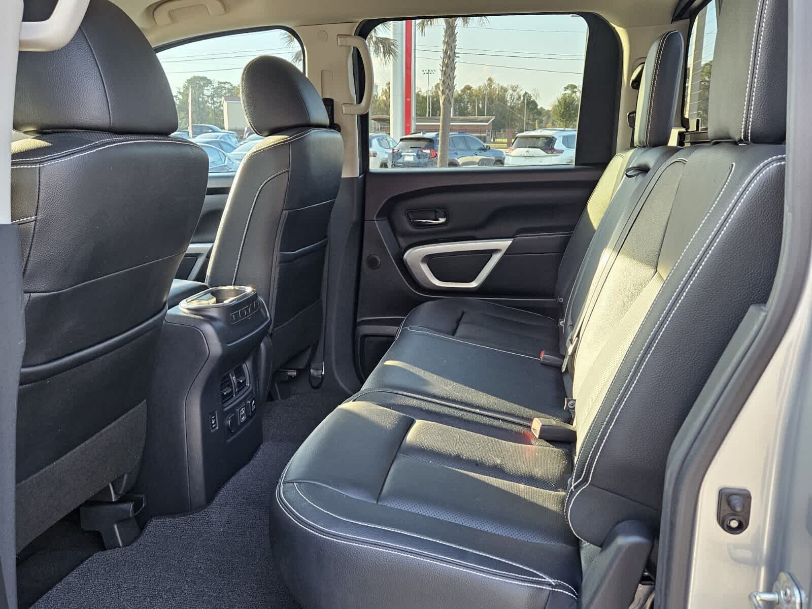 2019 Nissan Titan PRO-4X photo 4
