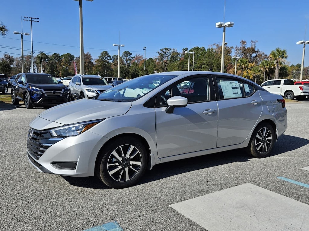 New 2025 Nissan Versa 1.6 SV Sedan