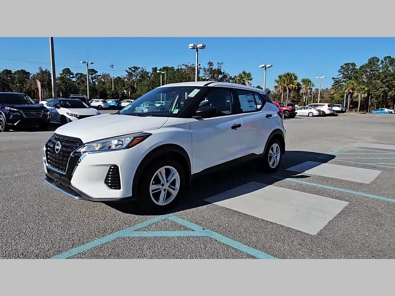 2025 Nissan KICKS PLAY Base - Photo 22