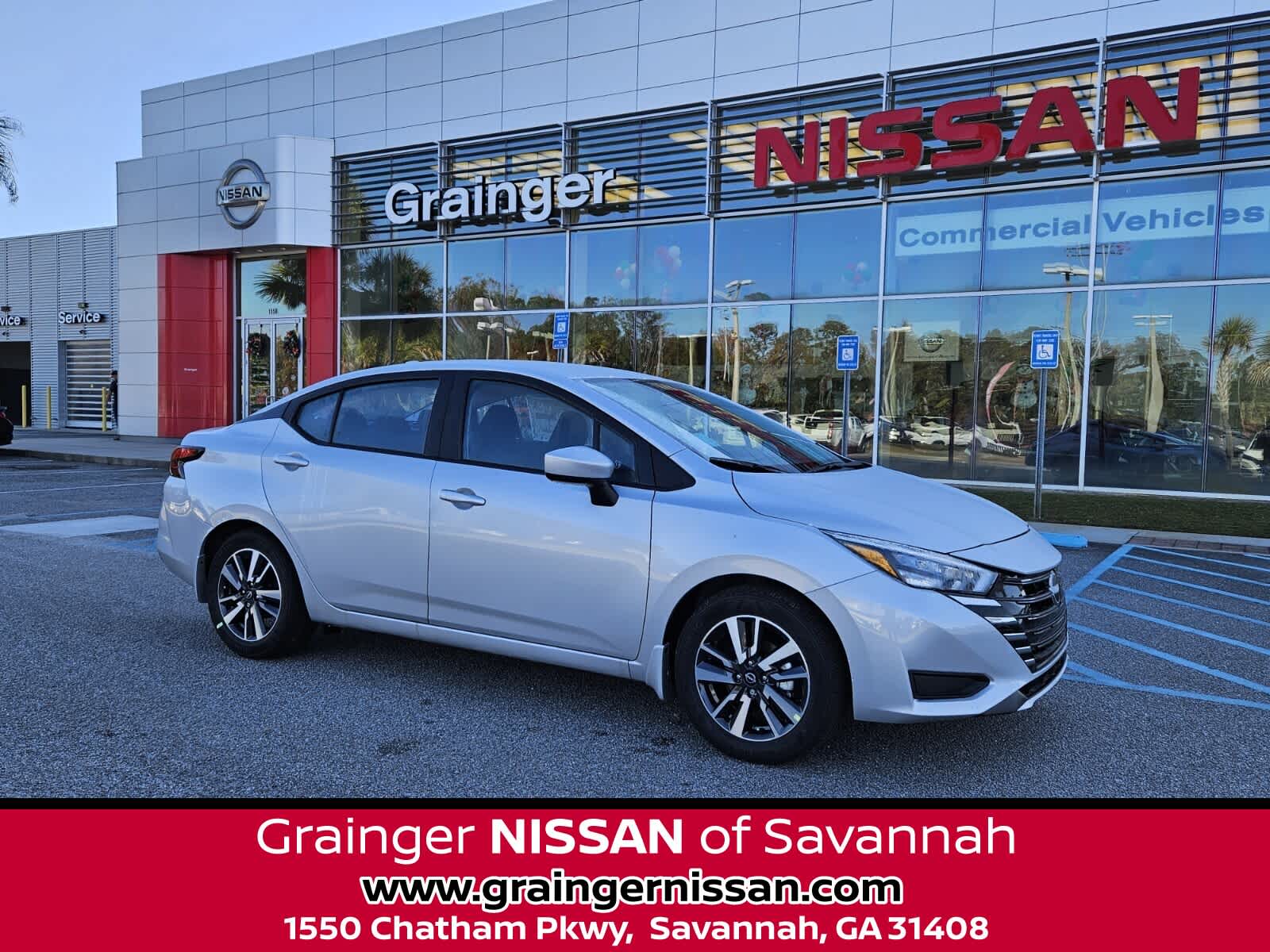 2025 Nissan Versa SV's photo