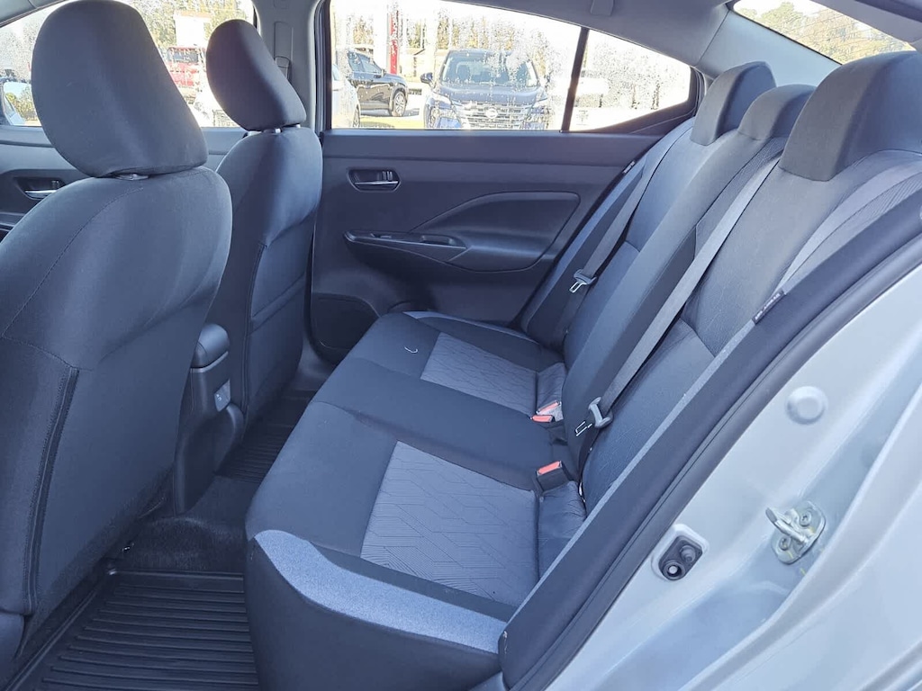 New 2025 Nissan Versa 1.6 SV Sedan