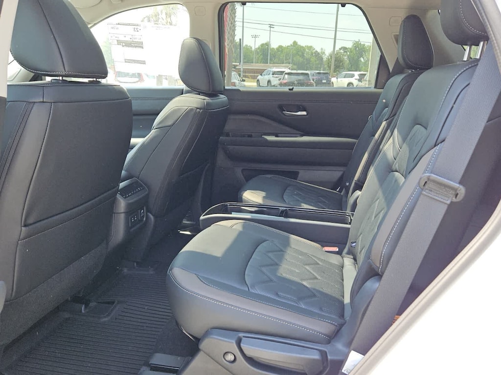 New 2026 Nissan Pathfinder Platinum SUV