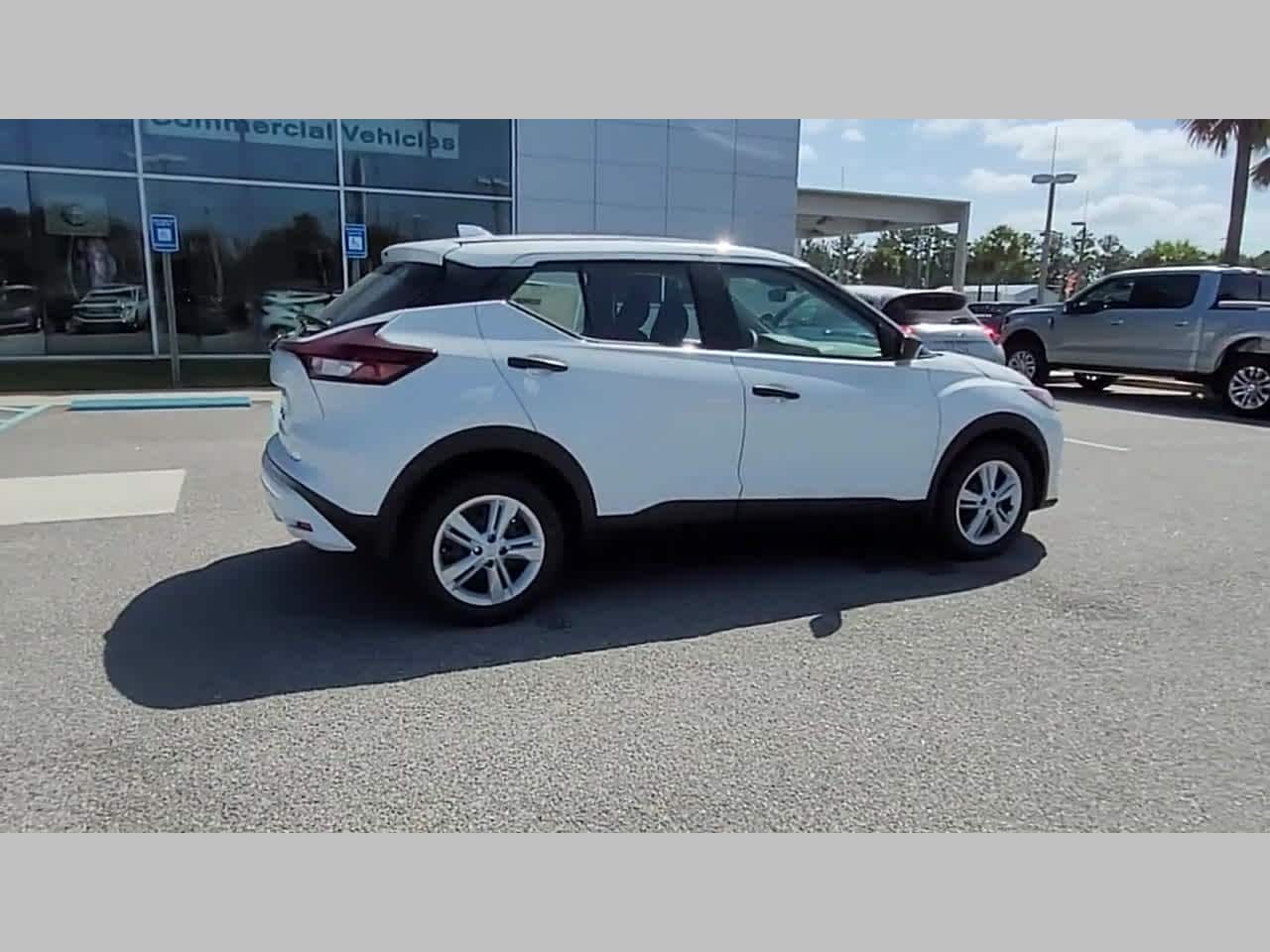 2025 Nissan KICKS PLAY Base - Photo 33
