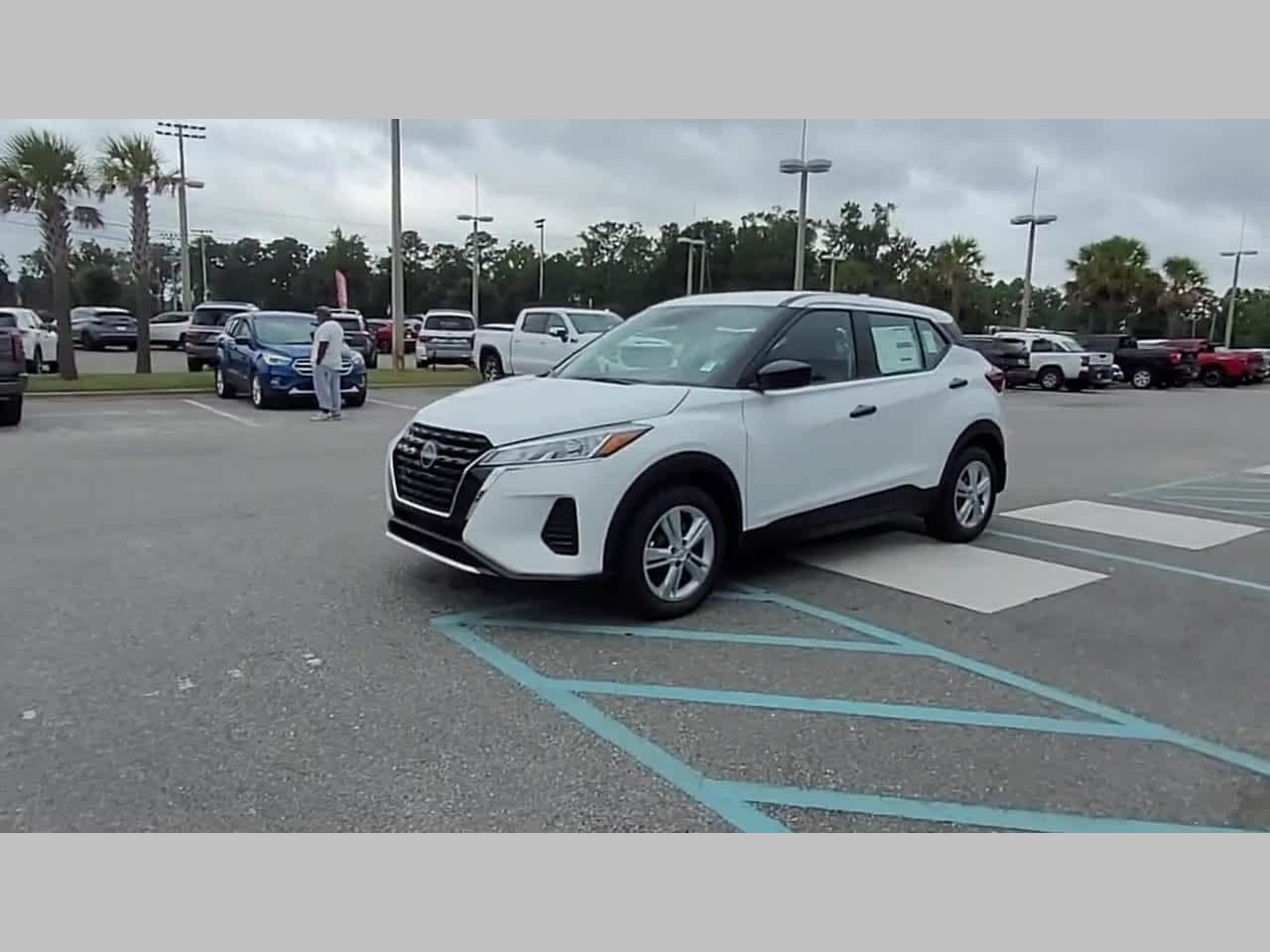 2025 Nissan KICKS PLAY Base - Photo 20