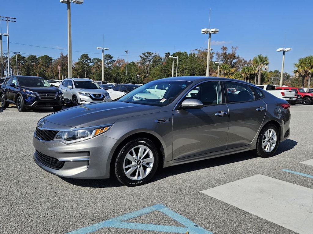 Used 2018 Kia Optima LX Sedan