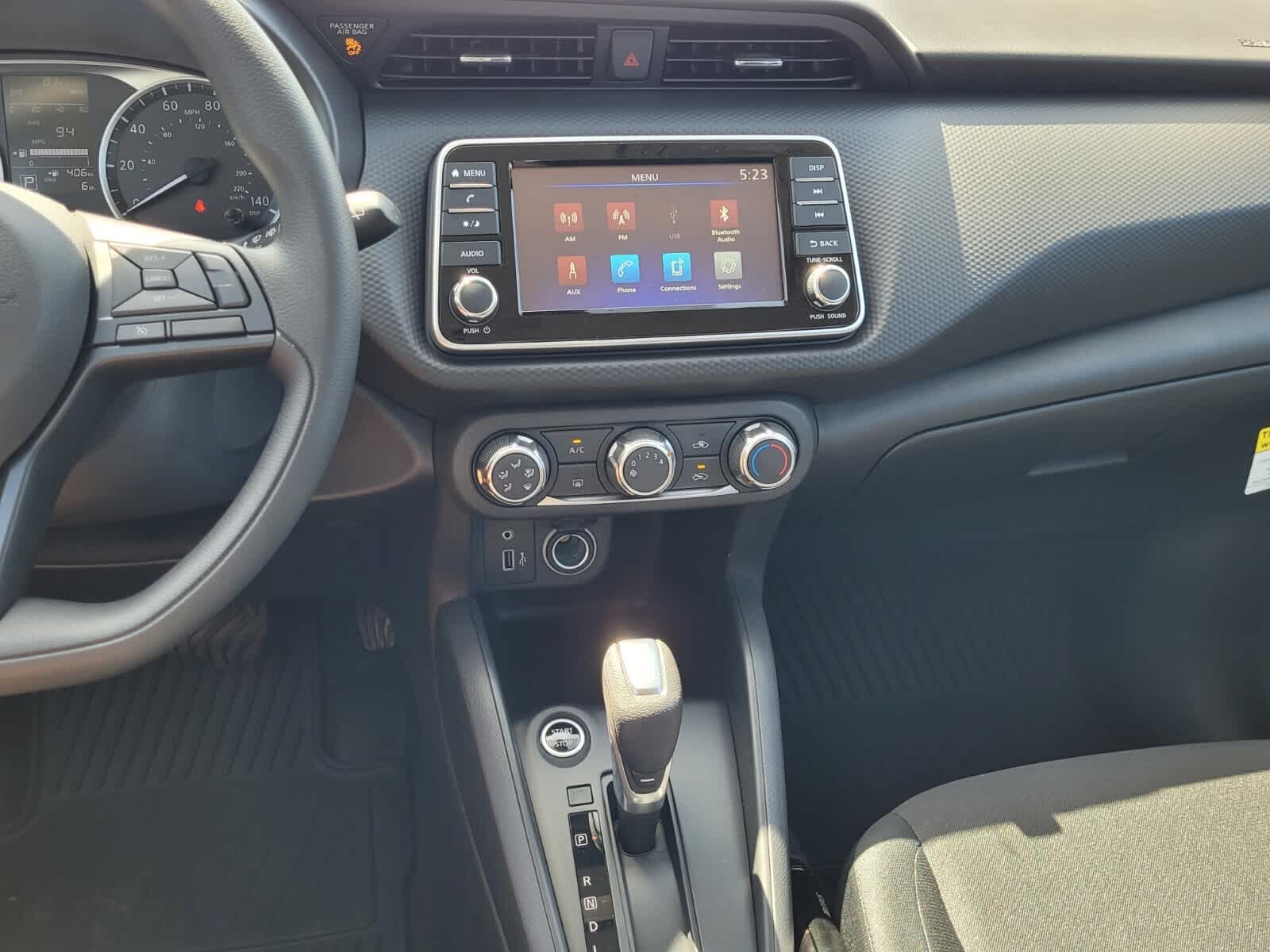2025 Nissan KICKS PLAY Base - Photo 8