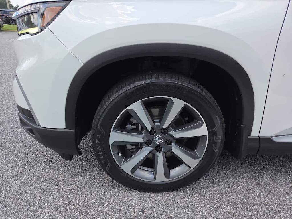 Used 2025 Honda Pilot Elite SUV