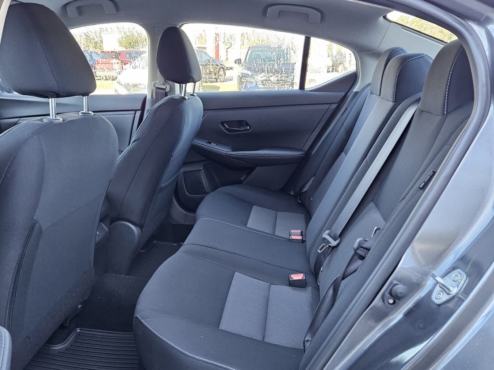 2025 Nissan Sentra SV photo 4