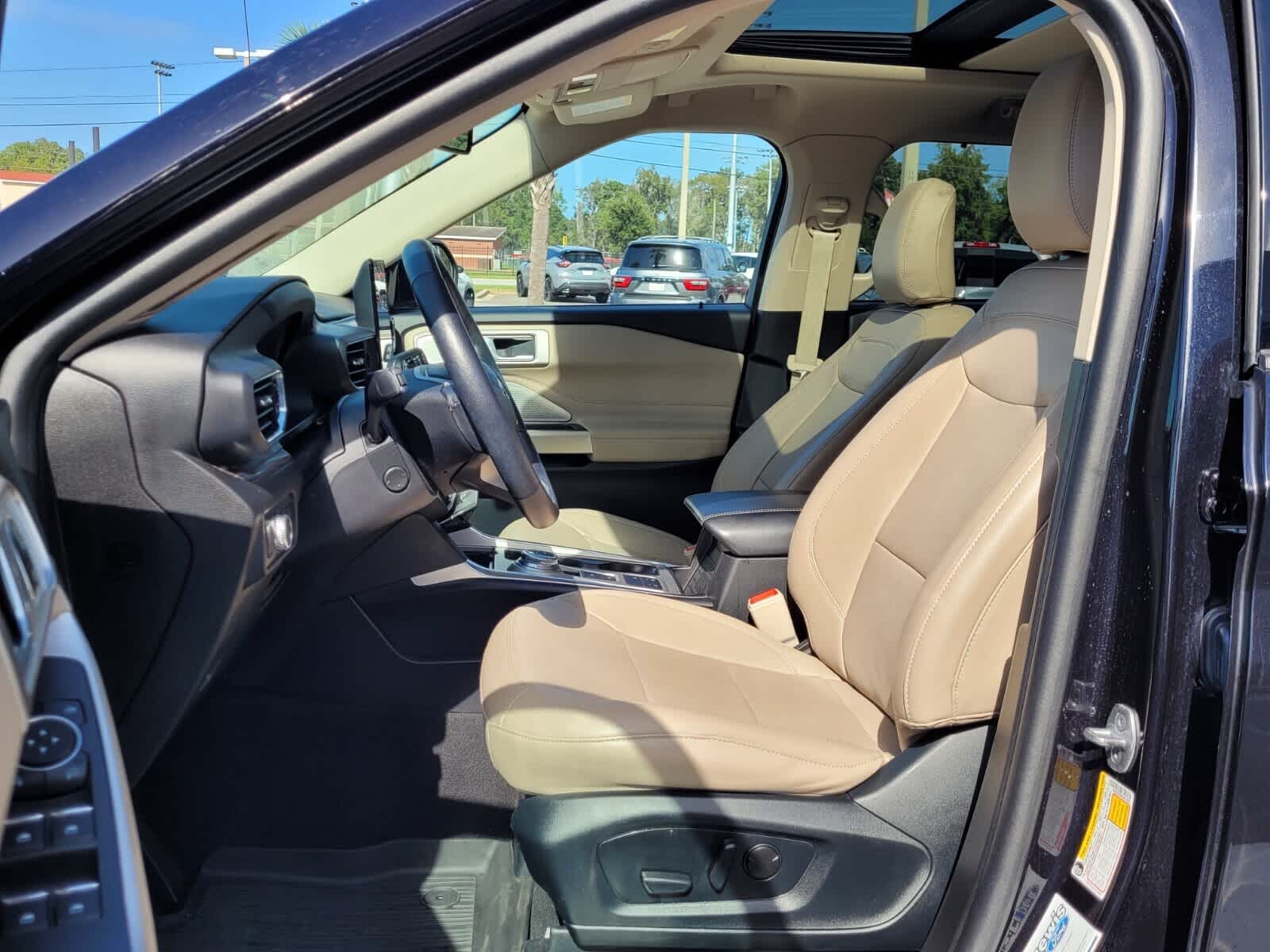 2023 Ford Explorer Limited photo 3