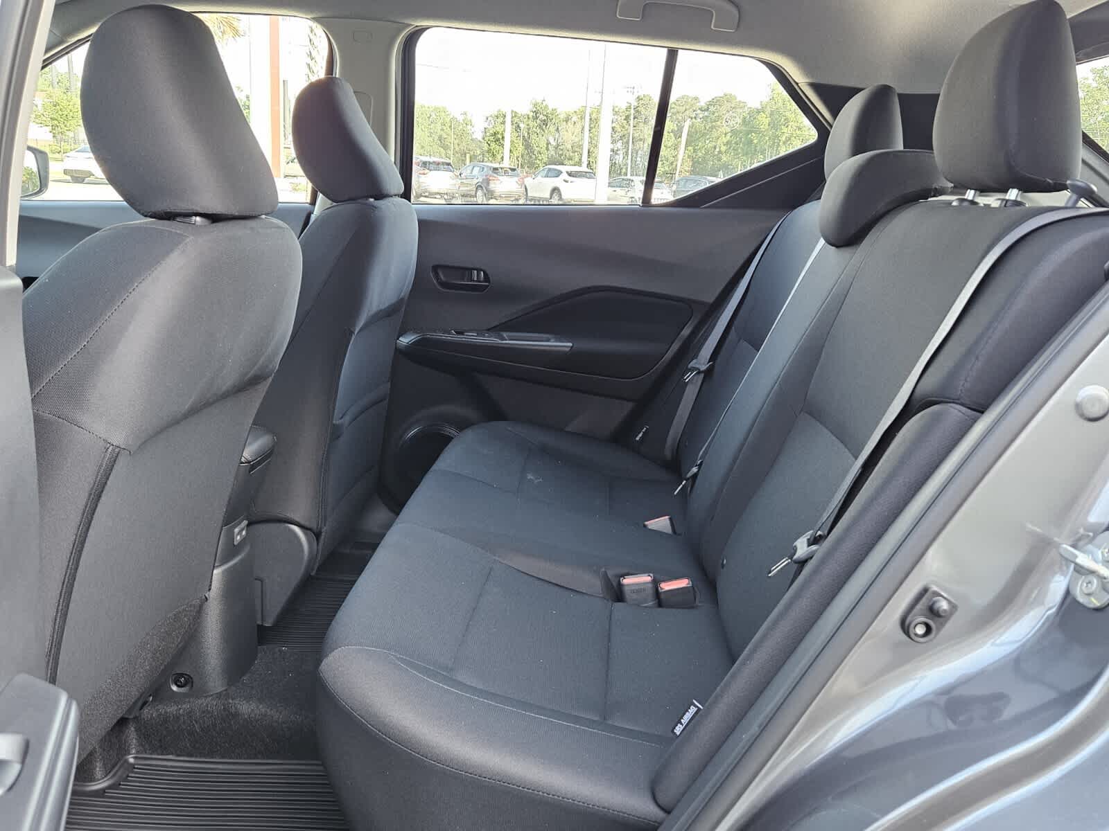 2025 Nissan Kicks Play S photo 3