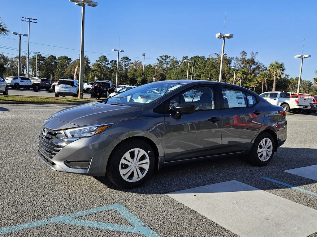 New 2025 Nissan Versa 1.6 S Sedan