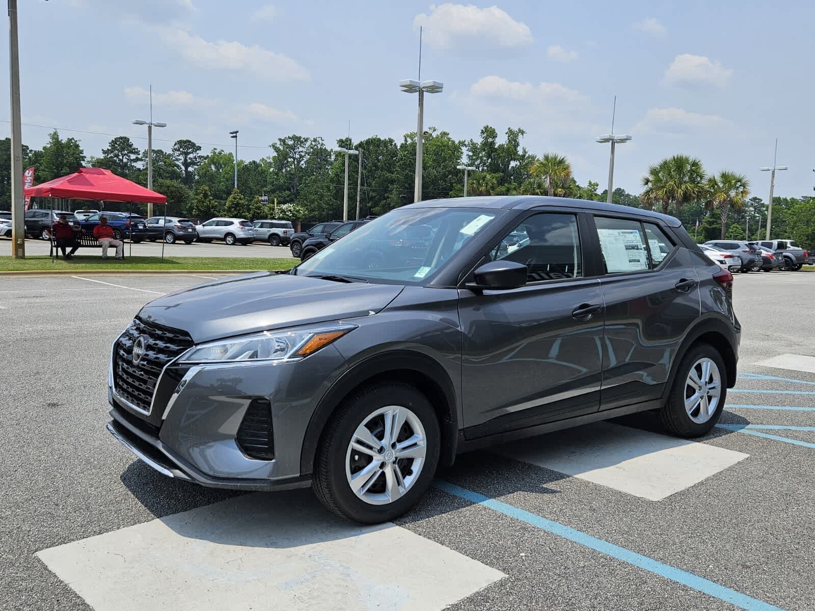 2025 Nissan Kicks Play S photo 2