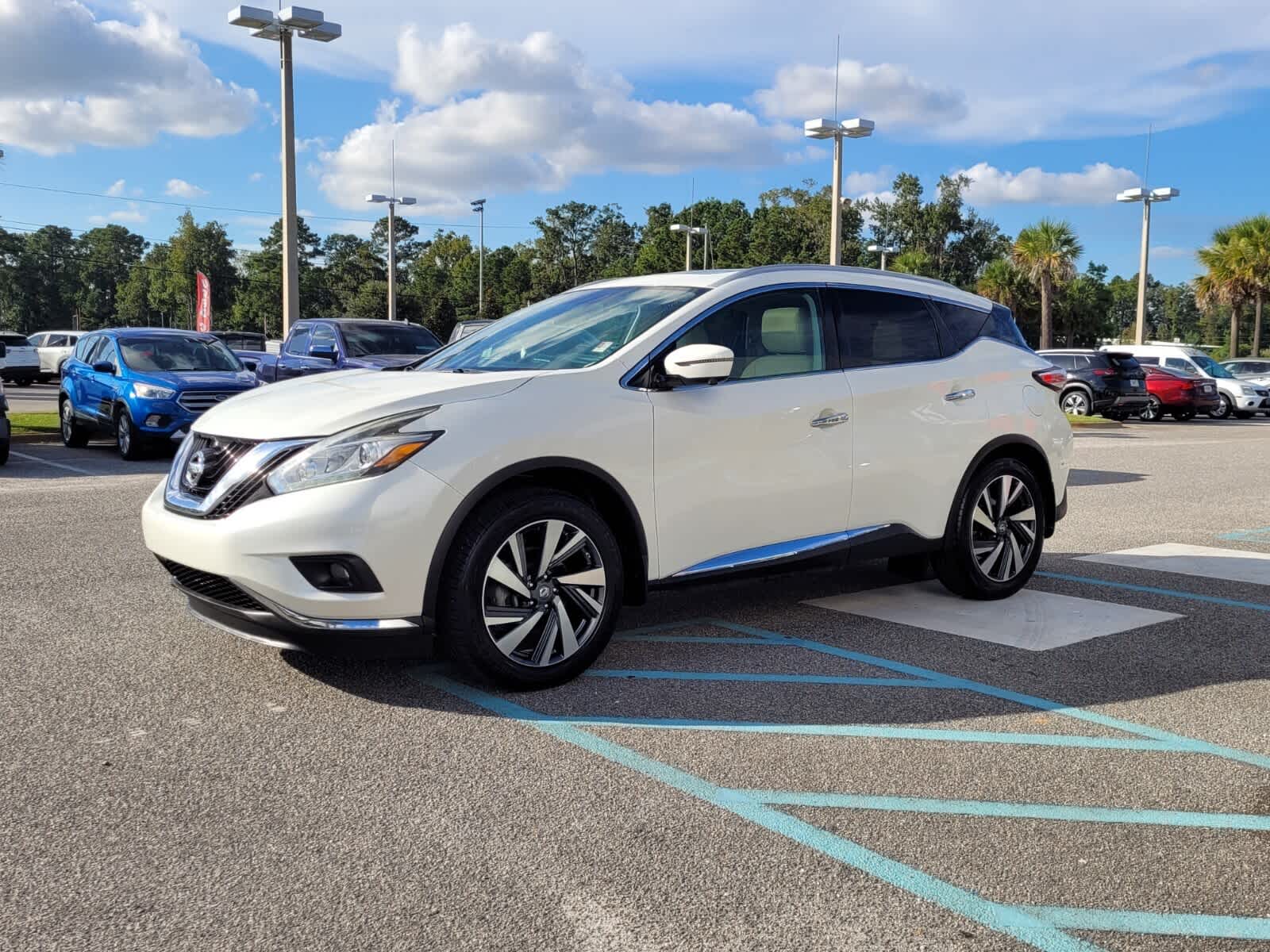 2017 Nissan Murano Platinum photo 2