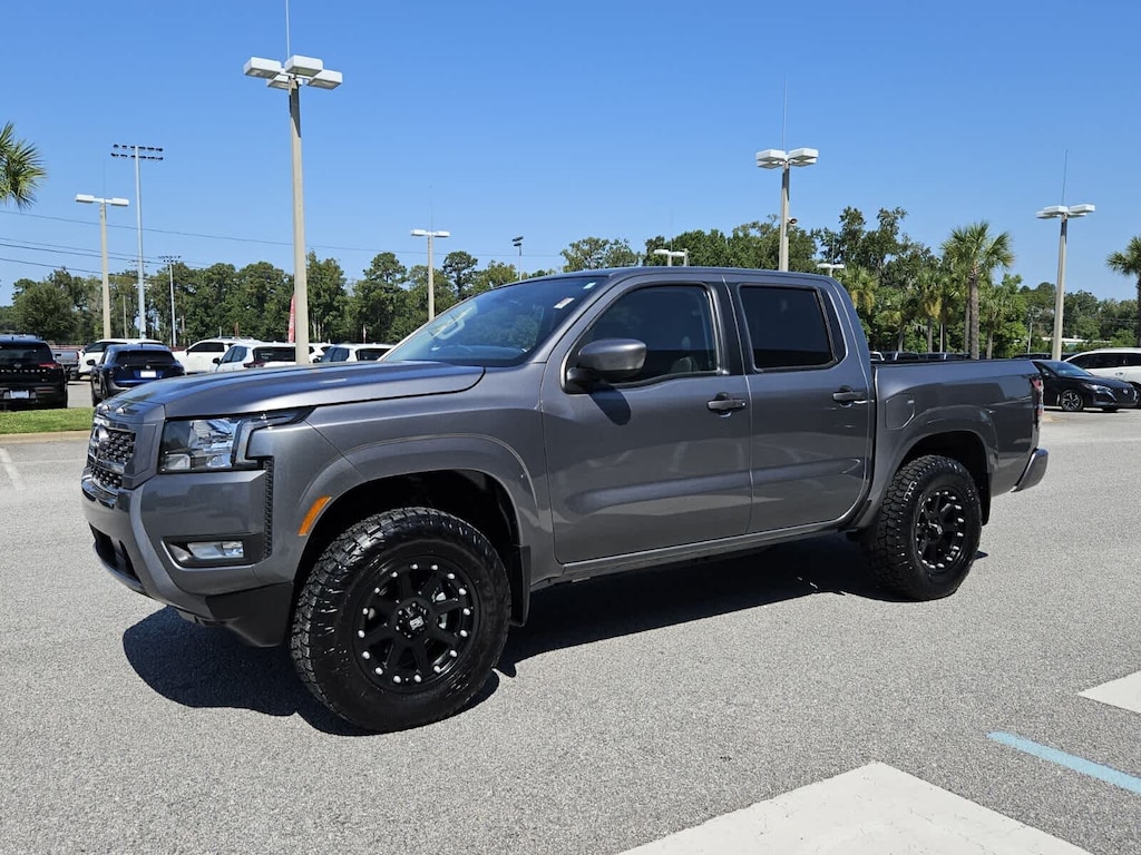 Used 2025 Nissan Frontier SV Truck Crew Cab