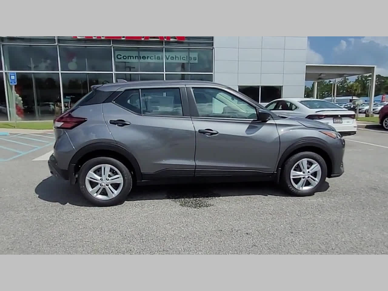 2025 Nissan KICKS PLAY Base - Photo 34